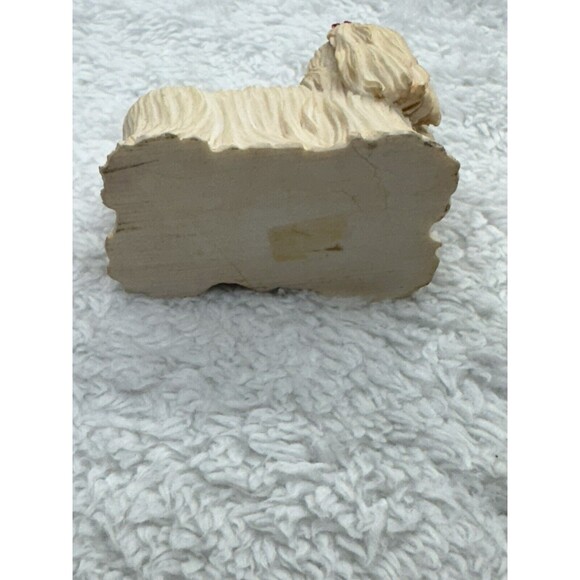 Sandicast Blonde Maltese Dog Glass Eyes Miniature Figurine Signed W.U. 98 VTG - Picture 9 of 15